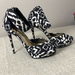 Lust for Life Black White Stiletto Heels Size 6.5